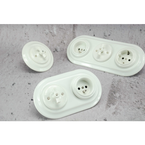 Białe gniazdko ceramiczne - internetowe / telefoniczne RJ45/RJ11